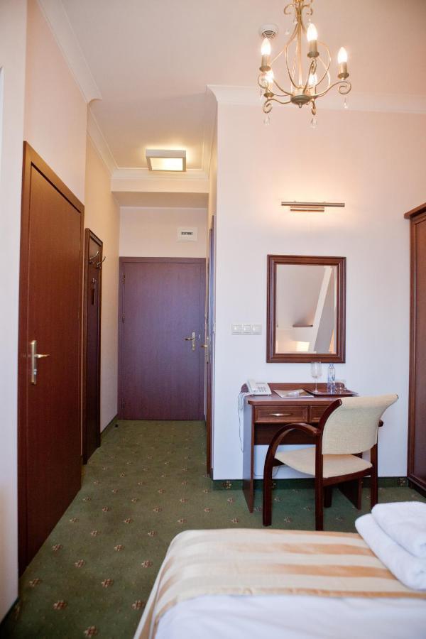 Hotel Masovia Gizycko Luaran gambar